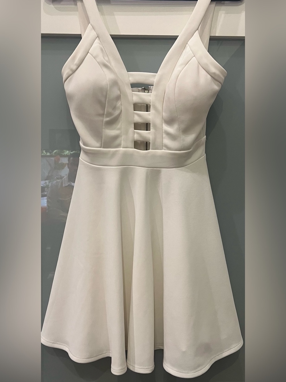 TRAC Elegant White Fit-and-Flare Dress with Strappy Front Detail JrsM